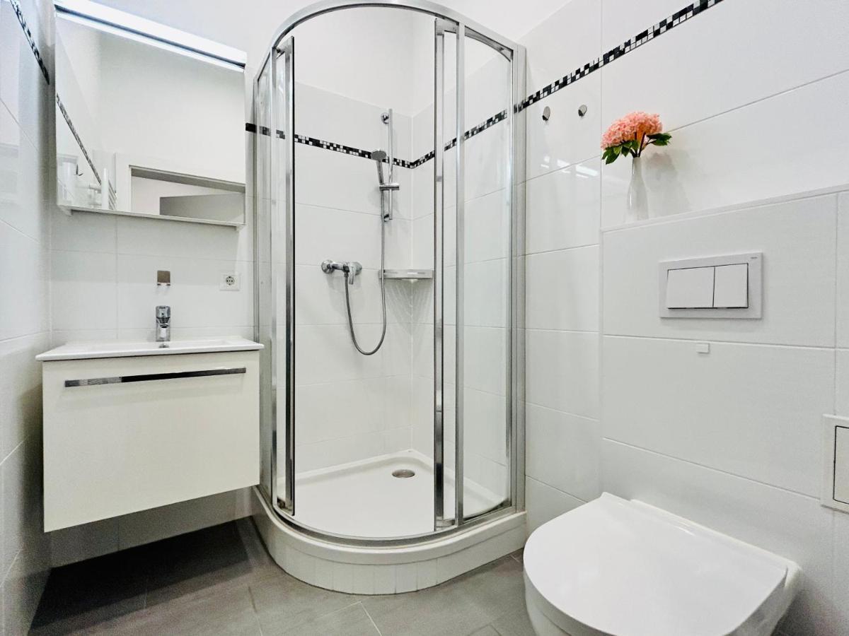 Cosy & Central Apartment Wina Bagian luar foto